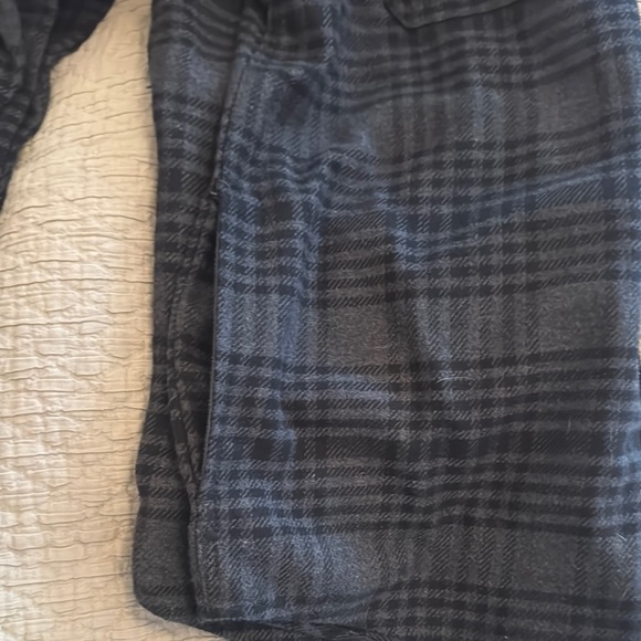 Men's Plaid Button-Up Shirt - Picture 5 of 5